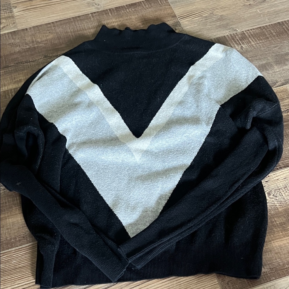 Old Navy Black and Gray Knit Sweater Womens size xsmall